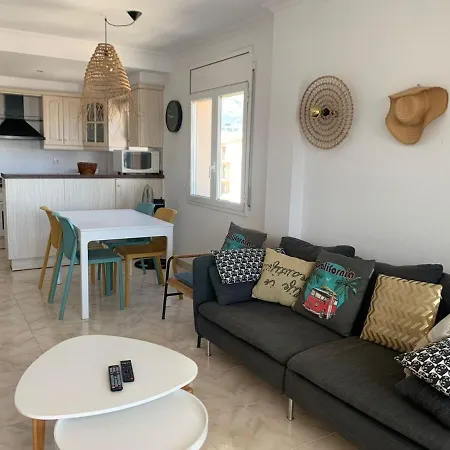 Apartmán Beachfront With Panoramic Sea Views Roses