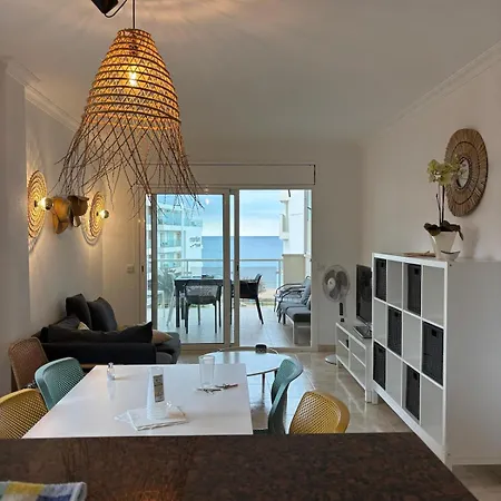 Beachfront With Panoramic Sea Views Apartmán