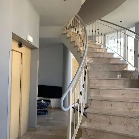 Beachfront With Panoramic Sea Views Apartmán Roses
